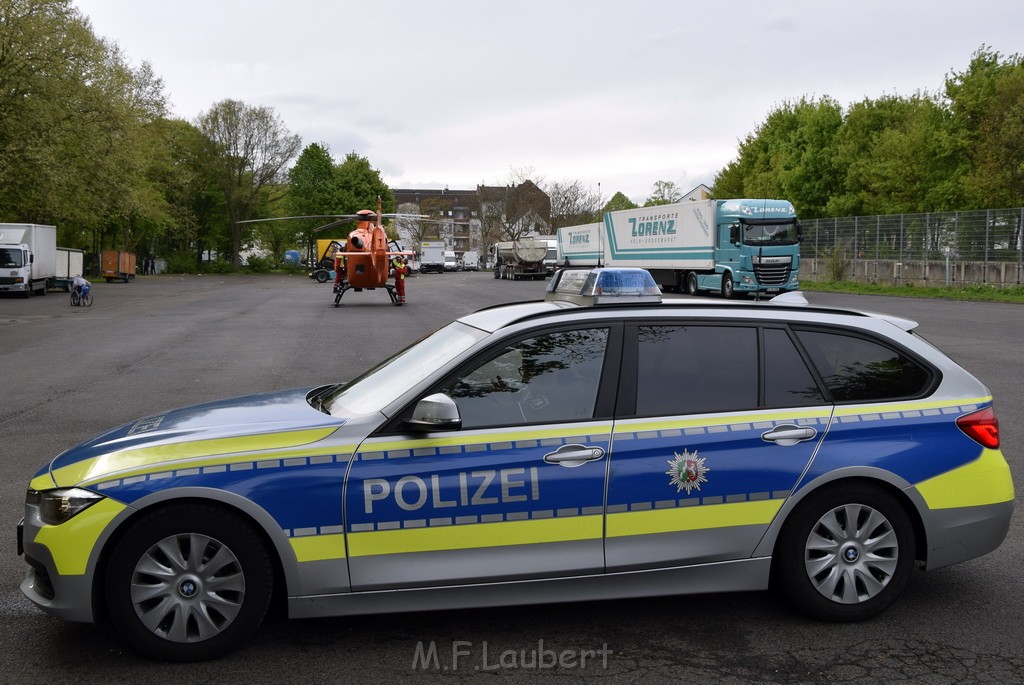 Einsatz Christoph 3 Koeln Vingst Thorwalsenstr Landung Marktplatz P07.JPG - Miklos Laubert